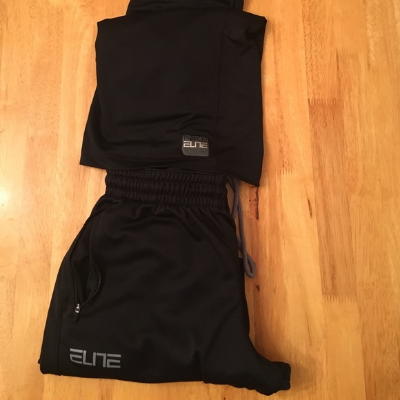 SOLD ❌❌❌❌ Nike Elite Sweatsuit - Picture 3 of 8